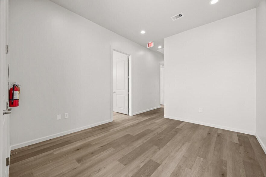 More Photos Of 701 Crystal Falls Pky, Leander Office For Sale