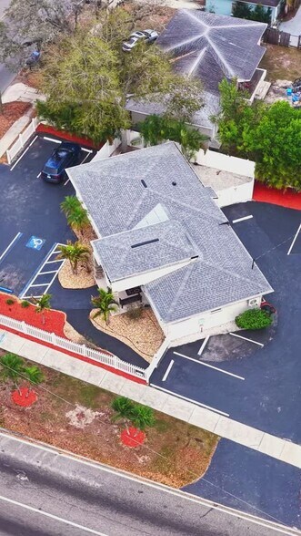 Primary Photo Of 2200 49th St N, Saint Petersburg Medical For Sale