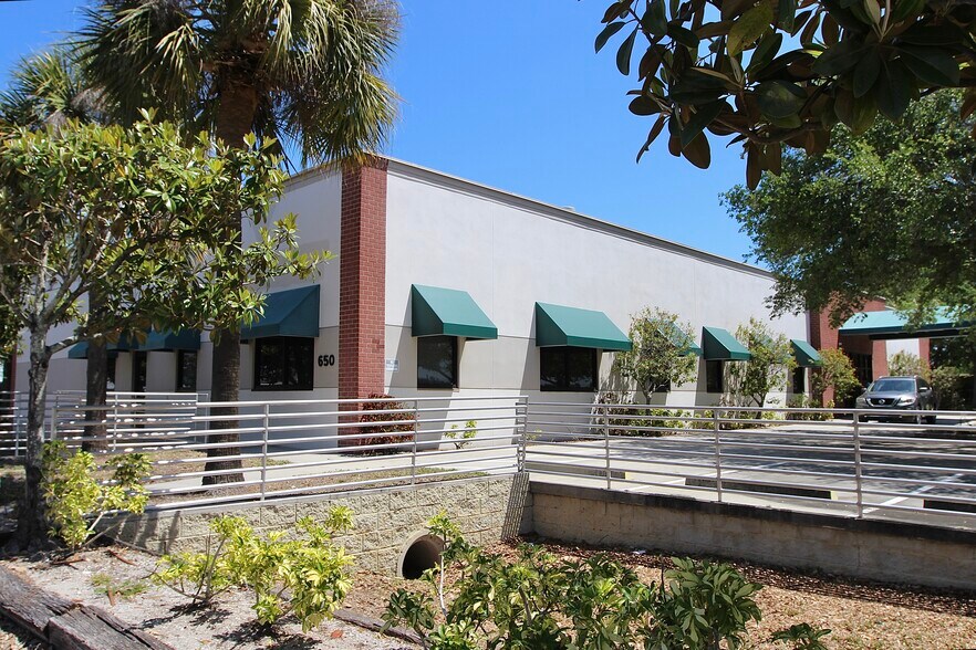 More Photos Of 650 34th St S, Saint Petersburg Medical For Lease