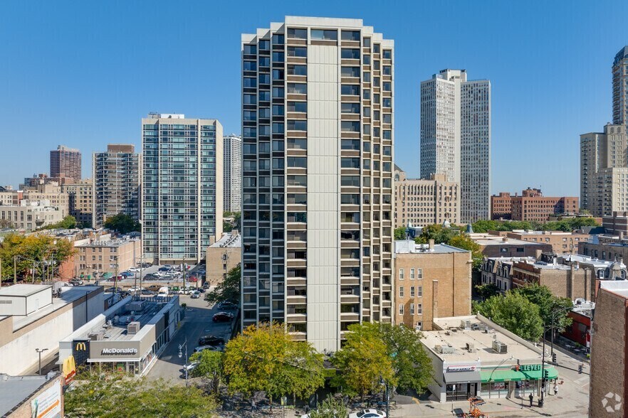 More Photos Of 2623-2627 N Clark St, Chicago Apartments For Lease