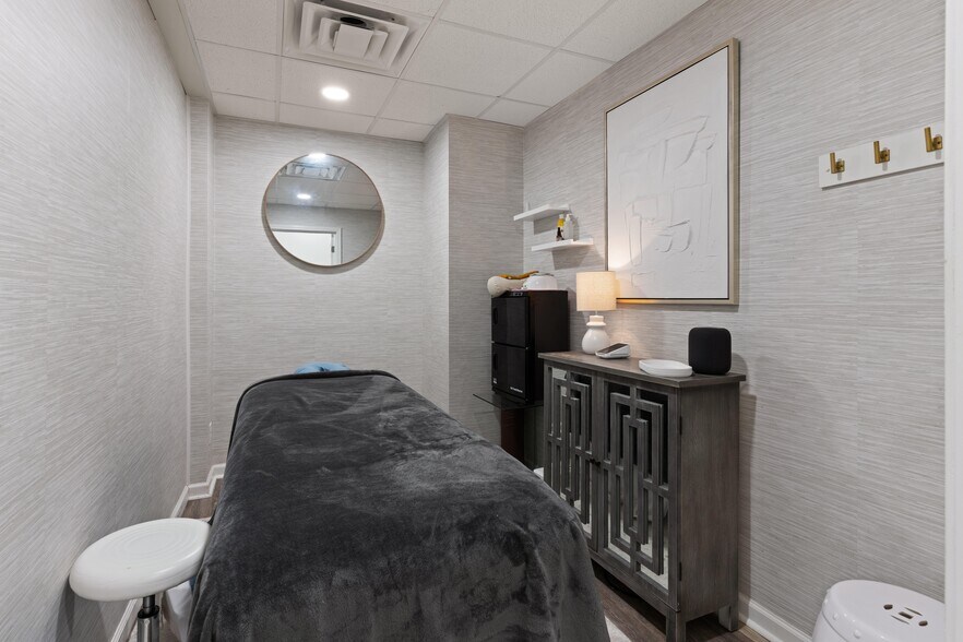 More Photos Of 100-126 Island Professional Park, Saint Simons Island Office For Sale