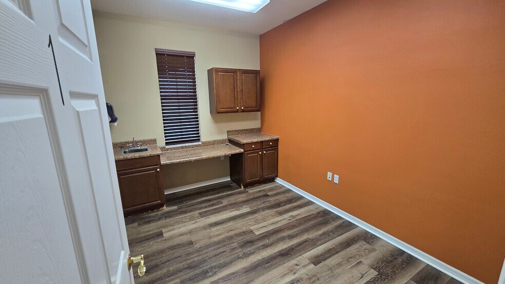 More Photos Of 2649 Windguard Cir, Zephyrhills Medical For Lease