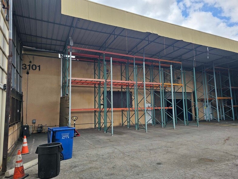 More Photos Of 3101 S Main St, Los Angeles Manufacturing For Lease