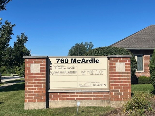 More Photos Of 760 McArdle Dr, Crystal Lake Office For Lease