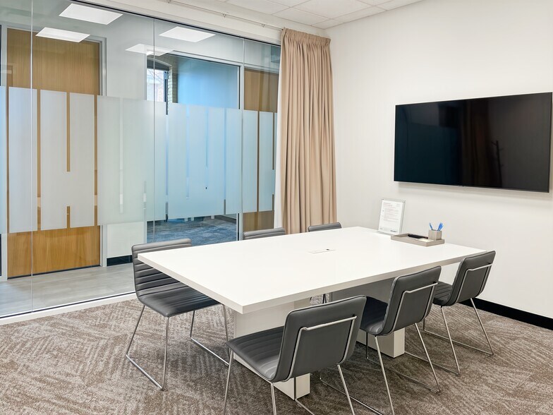 More Photos Of 30 Powerhouse St, Toronto Coworking Space