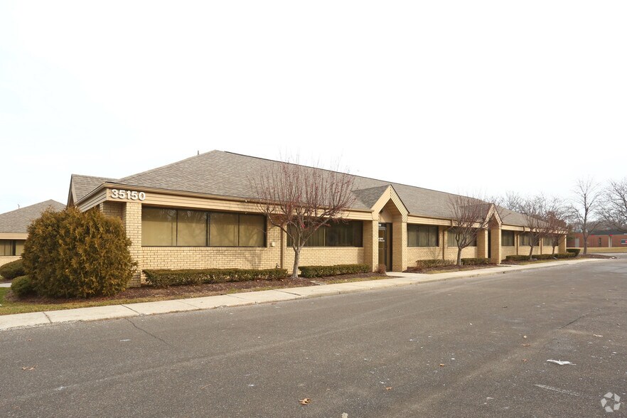 More Photos Of 35150-35360 Nankin Blvd, Westland Office For Lease