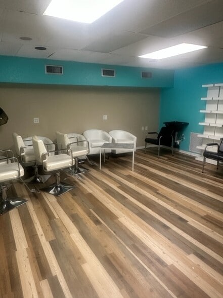 More Photos Of 3576 Webber St, Sarasota Freestanding For Sale