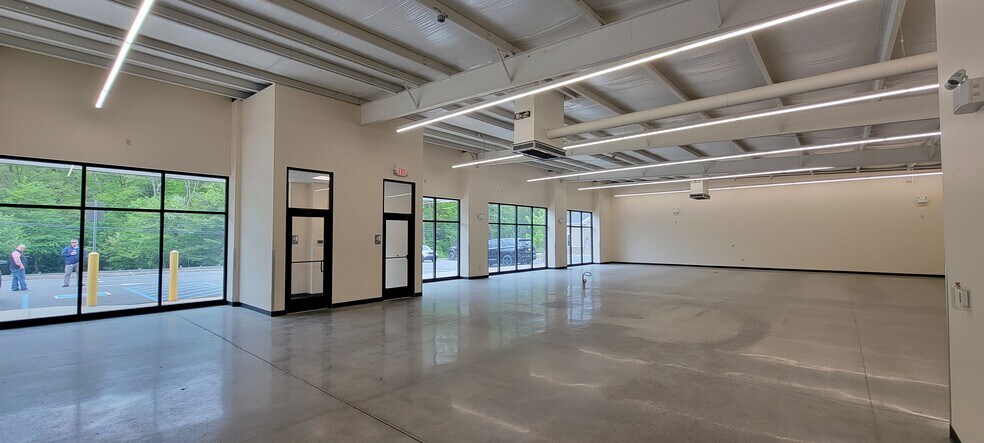 More Photos Of 850 Gordon Nagle Trl, Pottsville Storefront For Lease