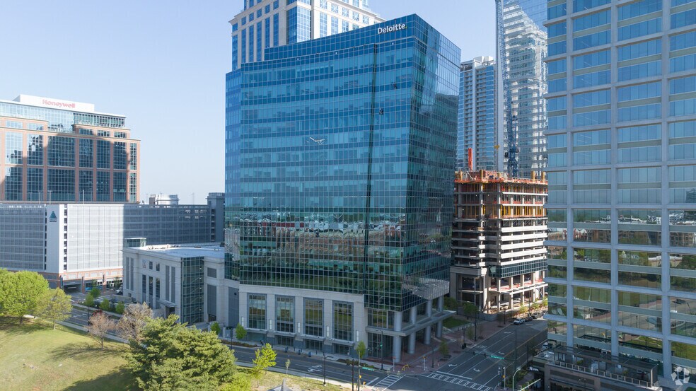 More Photos Of 600 S Tryon St, Charlotte Office For Lease