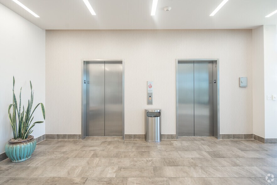 More Photos Of 4351 Mapleshade Ln, Plano Office For Lease