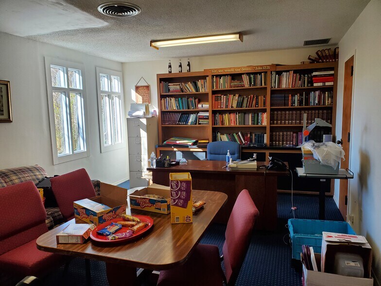 1200 Forest Heights Dr, Athens, GA 30606