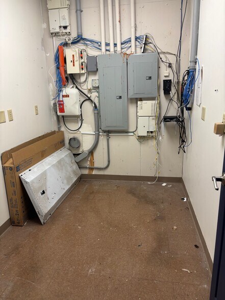 More Photos Of 9366 Balm Riverview Rd, Riverview Medical For Lease