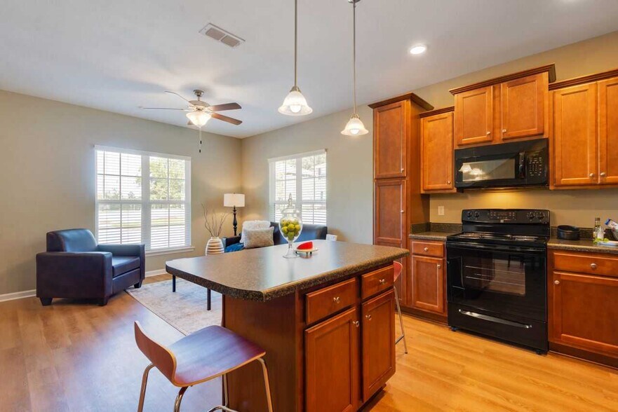 More Photos Of 2021 Tyson Green Ave, Tallahassee Apartments For Sale