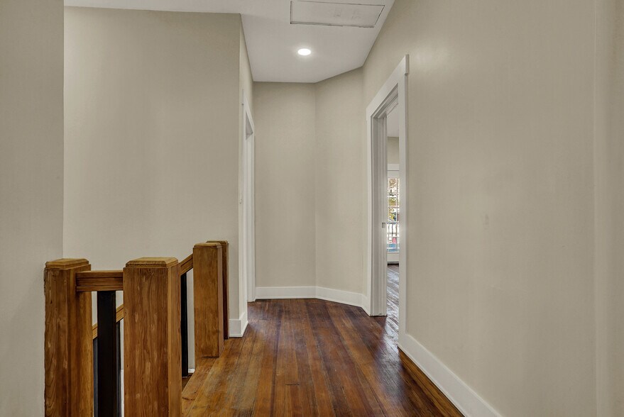 More Photos Of 1710 Montana Ave, El Paso Office For Sale