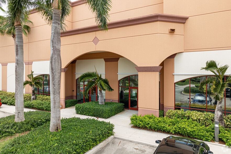 More Photos Of 9600 Premier Pky, Miramar Distribution For Lease