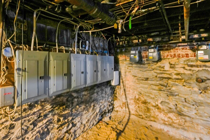 More Photos Of 79 Hamlet Ave, Woonsocket Apartments For Sale