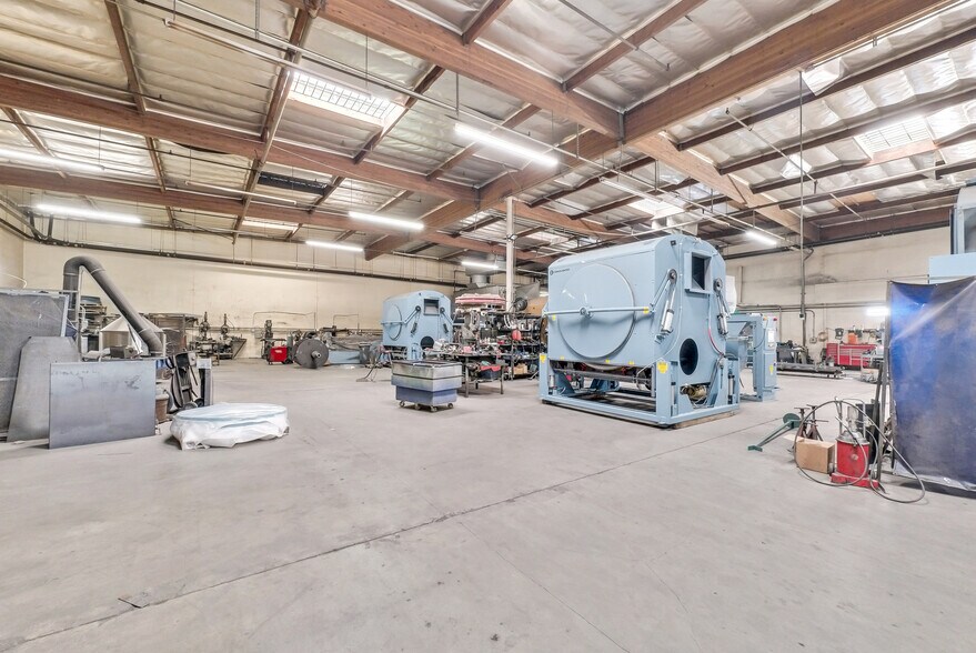 More Photos Of 207-211 Erie St, Pomona Warehouse For Sale