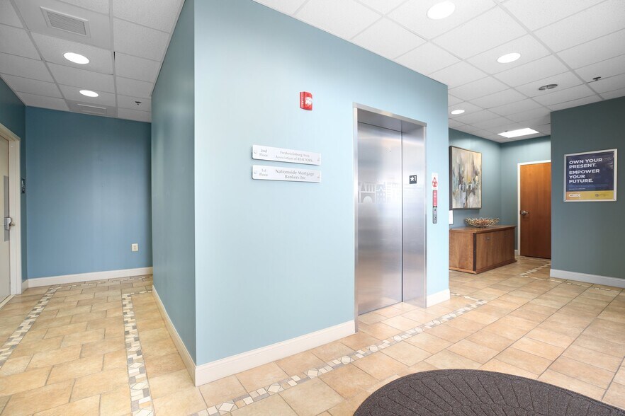 More Photos Of 2050 Gordon W Shelton Blvd, Fredericksburg Office For Lease