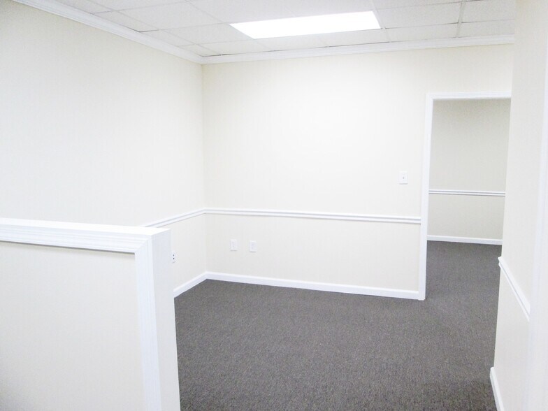 More Photos Of 3867 Holcomb Bridge Rd, Peachtree Corners Office For Lease