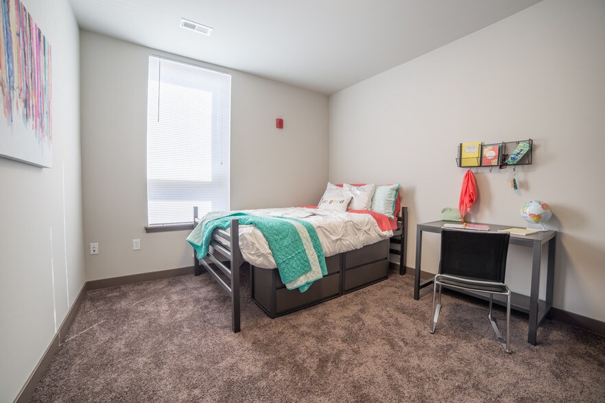 More Photos Of 649 Cherry St, Terre Haute Apartments For Lease