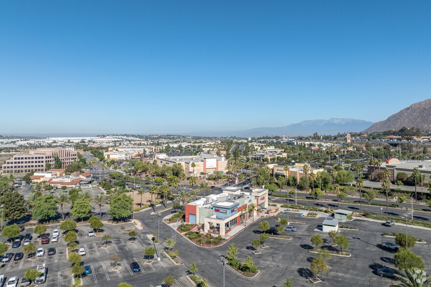 More Photos Of 12560 Day St, Moreno Valley General Retail For Lease
