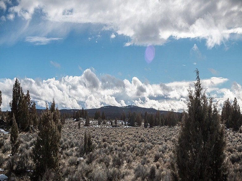 More Photos Of 87275 County Hwy 9-28, Christmas Valley Hotel For Sale