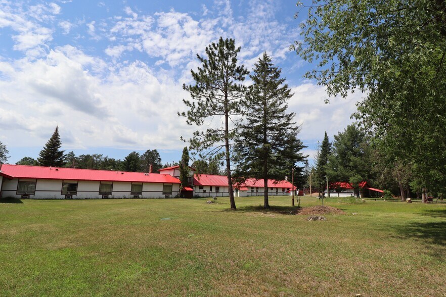 More Photos Of 9966 N State Road 27, Hayward Hotel For Sale