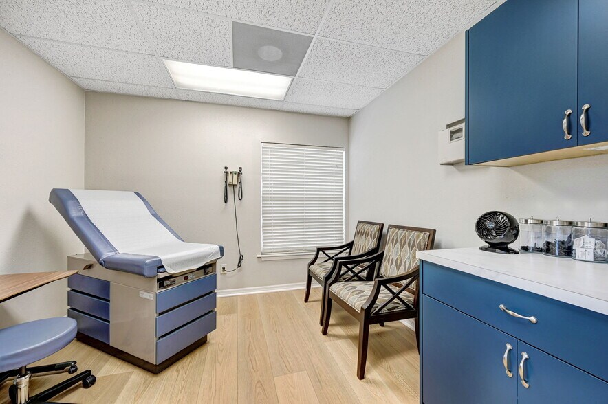 More Photos Of 1801 Sarno Rd, Melbourne Medical For Sale
