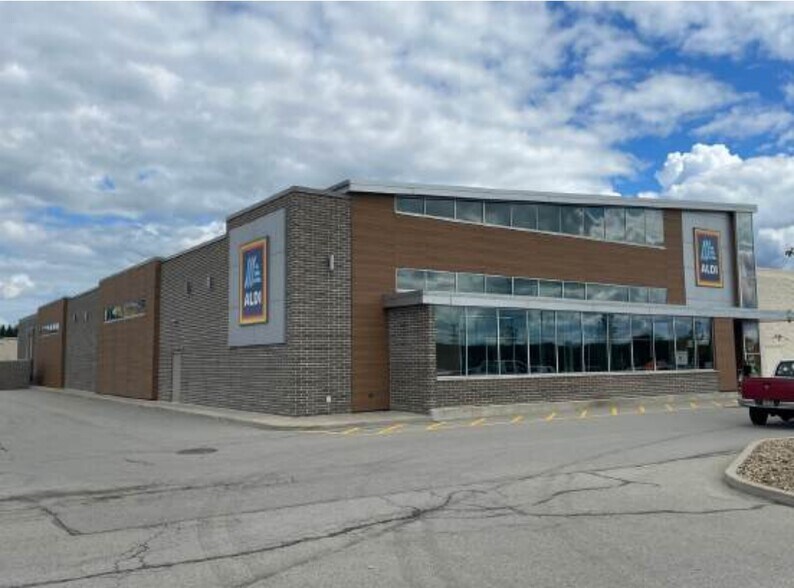 More Photos Of 100 Cross Roads Plz, Mount Pleasant Freestanding For Lease