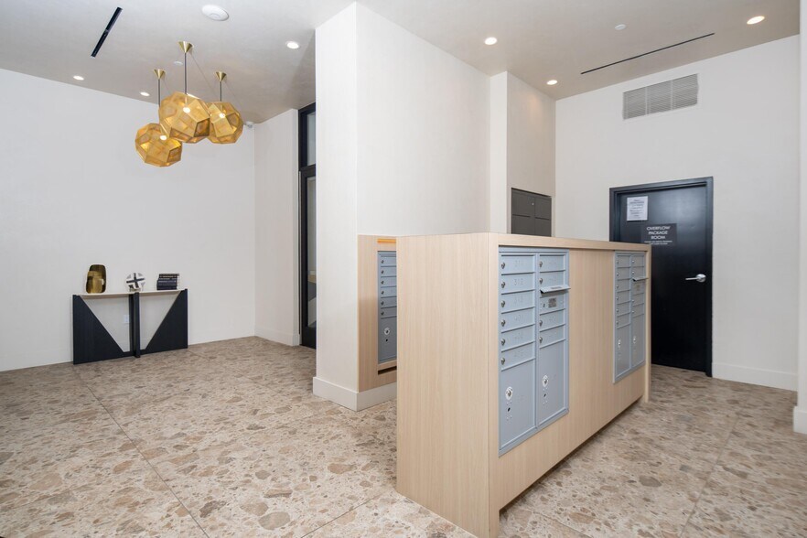 More Photos Of 1511 N Fairfax Ave, Los Angeles Apartments For Lease