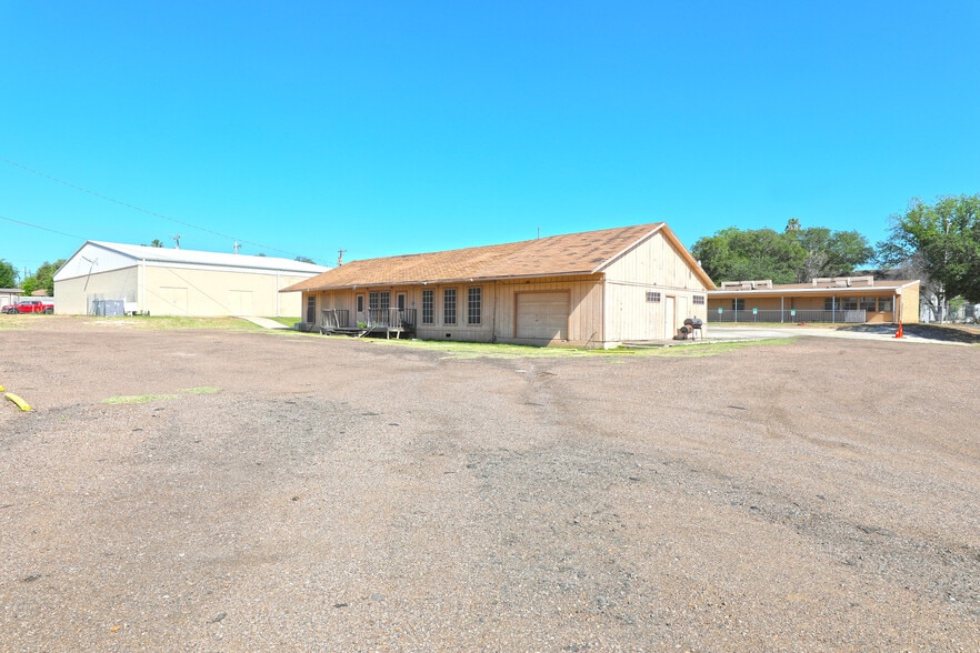 More Photos Of 1600 Clark Blvd, Laredo General Retail For Sale