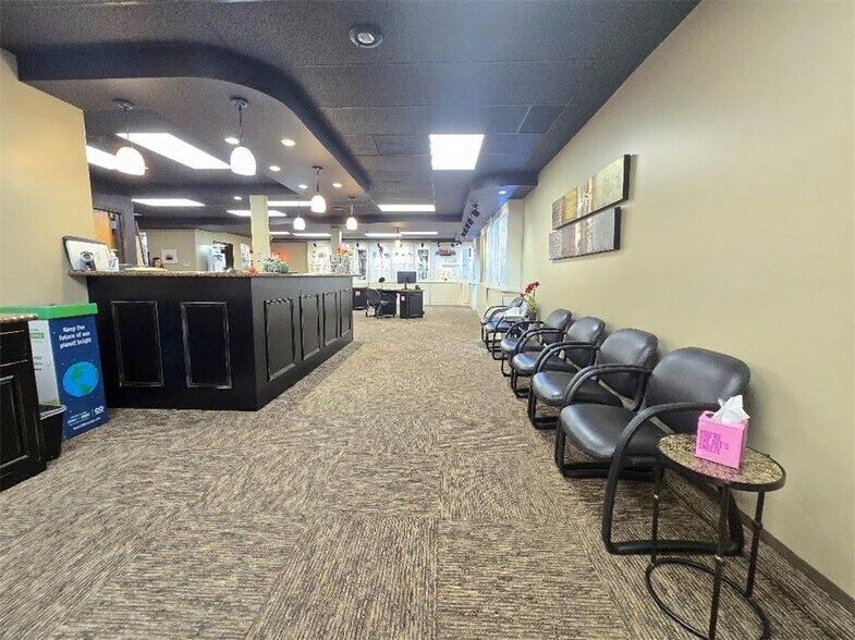 More Photos Of 705 Baptiste Dr, Paola Medical For Sale