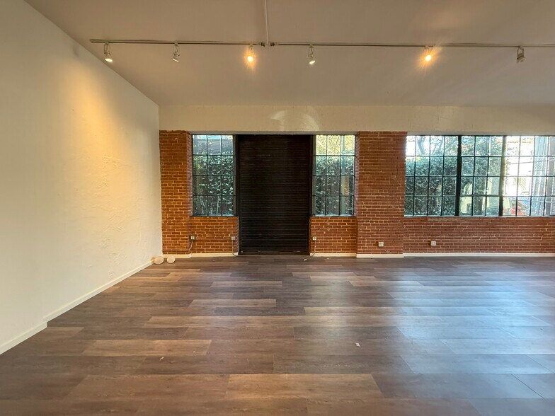 More Photos Of 2823-211 Main St, Santa Monica Loft Creative Space For Lease