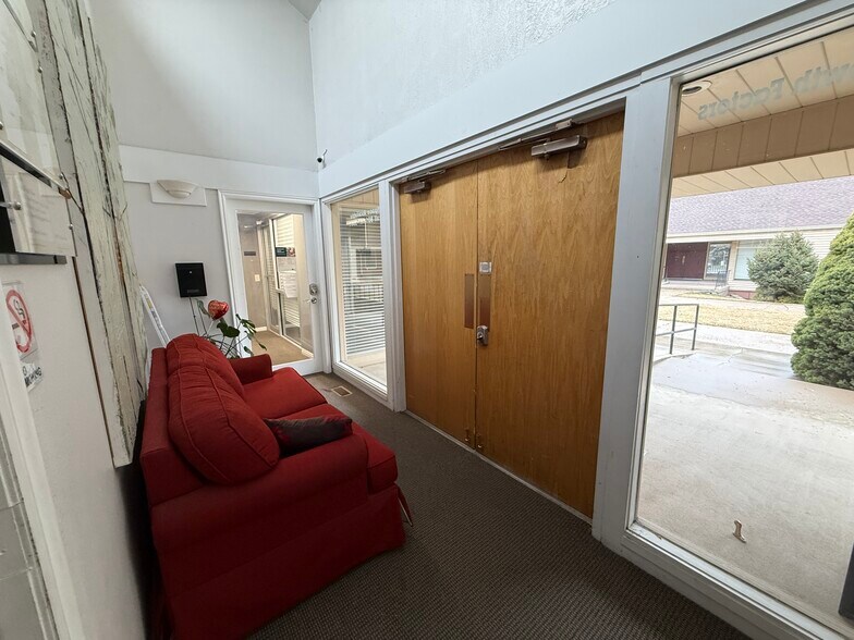 More Photos Of 560 S State, Orem Office For Sale