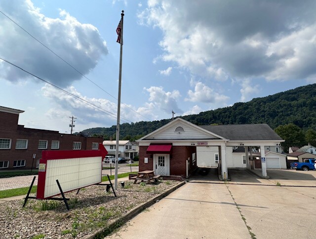 More Photos Of 601 Main St, Wellsville Office For Sale