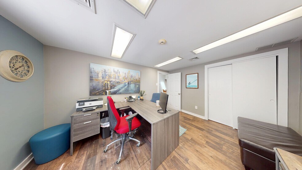 More Photos Of 172 Tuckerton Rd, Medford Office For Sale