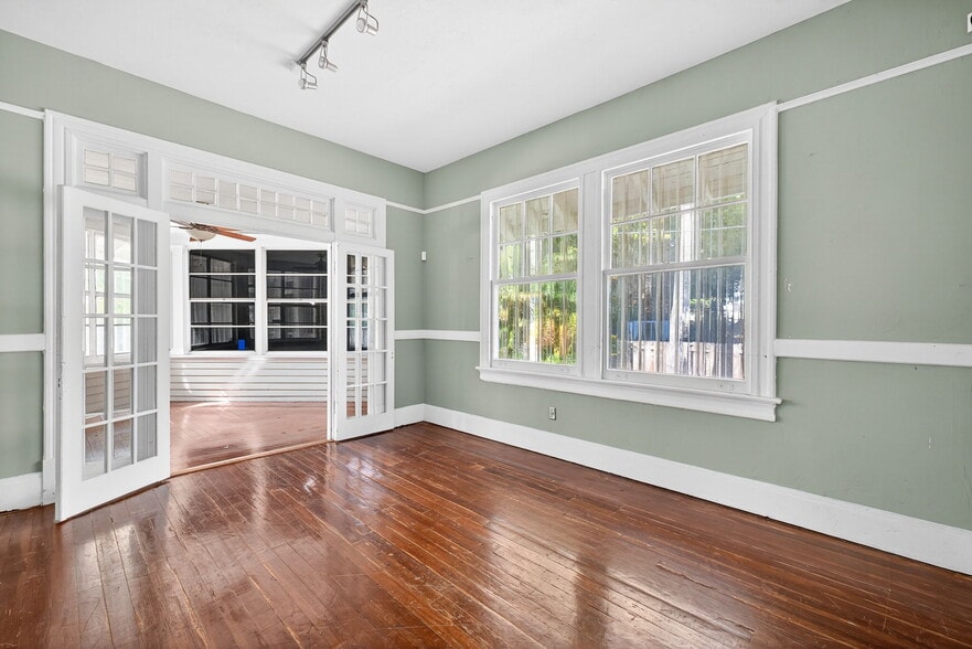 More Photos Of 1793 Fowler St, Fort Myers Freestanding For Sale