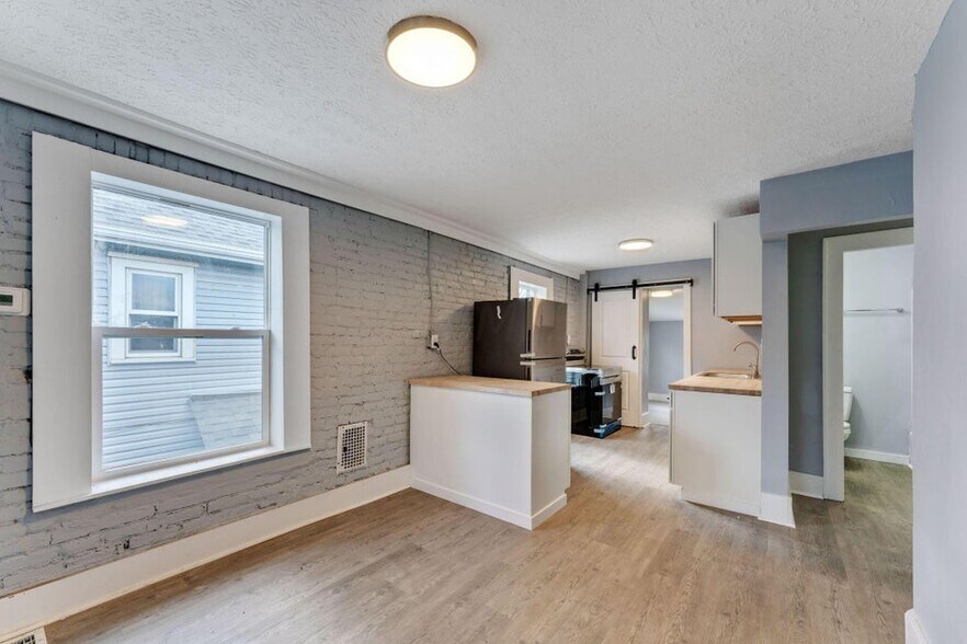 More Photos Of 361 1/2 S Harris Ave, Columbus Apartments For Sale