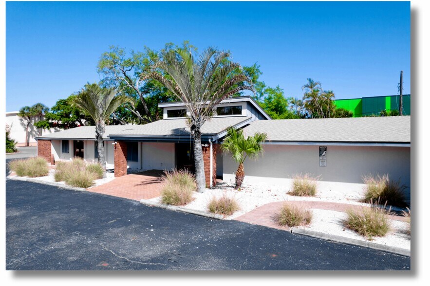Primary Photo Of 4110 Manatee Ave W, Bradenton Medical For Sale