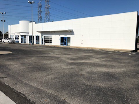 More Photos Of 5324 Dixie Hwy, Louisville Auto Dealership For Sale