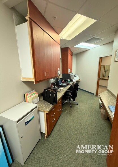 More Photos Of 5715 21st Ave W, Bradenton Medical For Sale