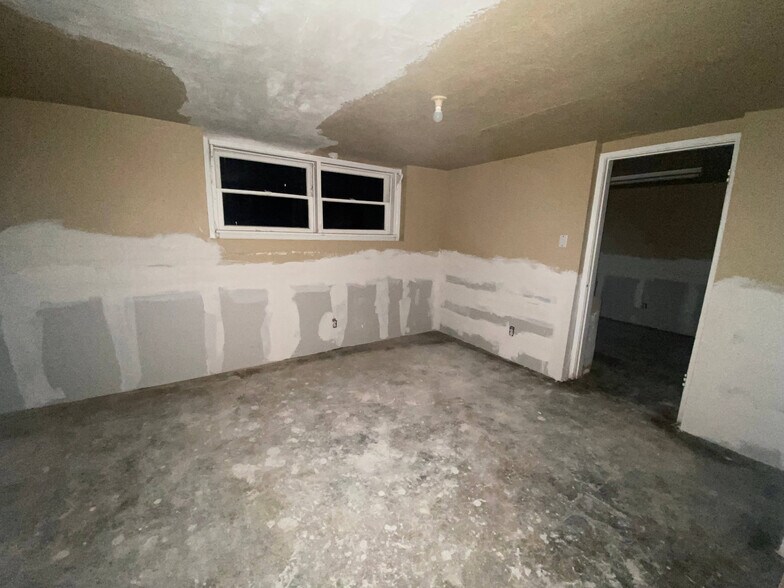 More Photos Of 128 E Buena Vista St, Barstow Office For Lease
