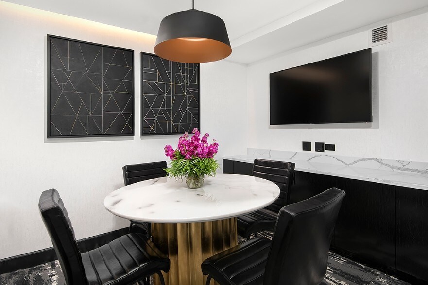 More Photos Of 1 E Delaware Pl, Chicago Apartments For Lease