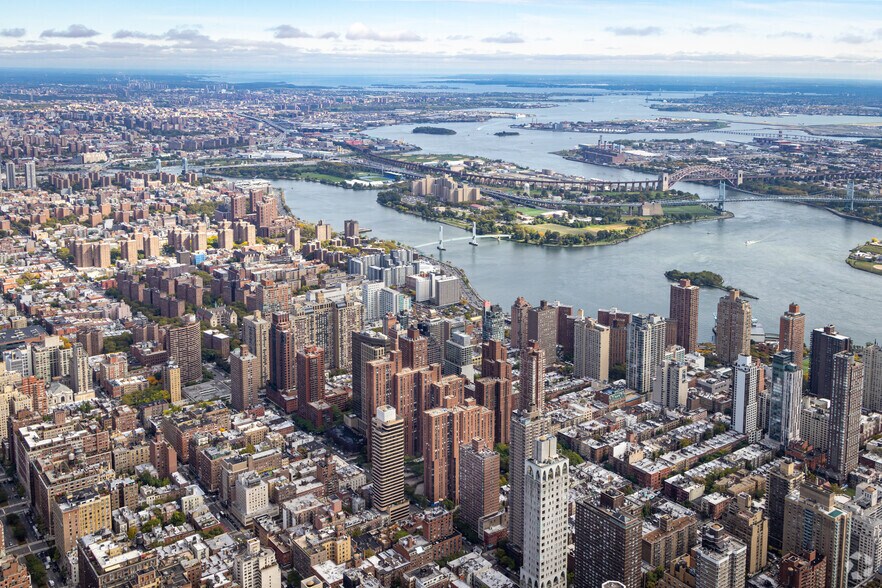 More Photos Of 1601-1641 3rd Ave, New York Apartments For Lease