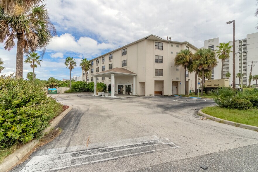More Photos Of 1050 Ocean Shore Blvd, Ormond Beach Apartments For Sale