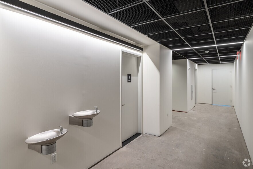 More Photos Of 322 Bruckner Blvd, Bronx Office For Lease