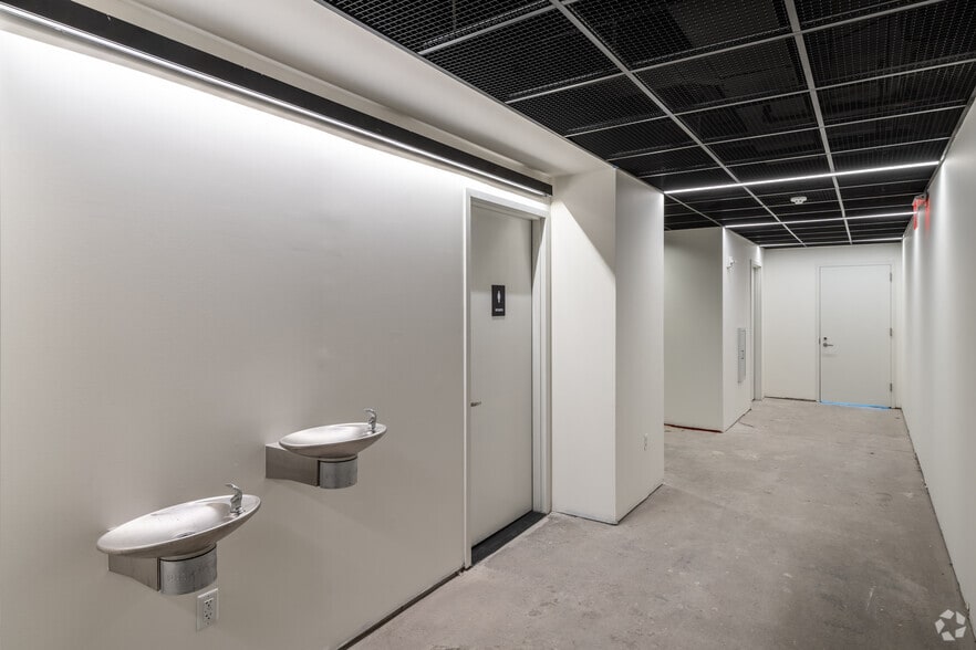 More Photos Of 322 Bruckner Blvd, Bronx Office For Lease