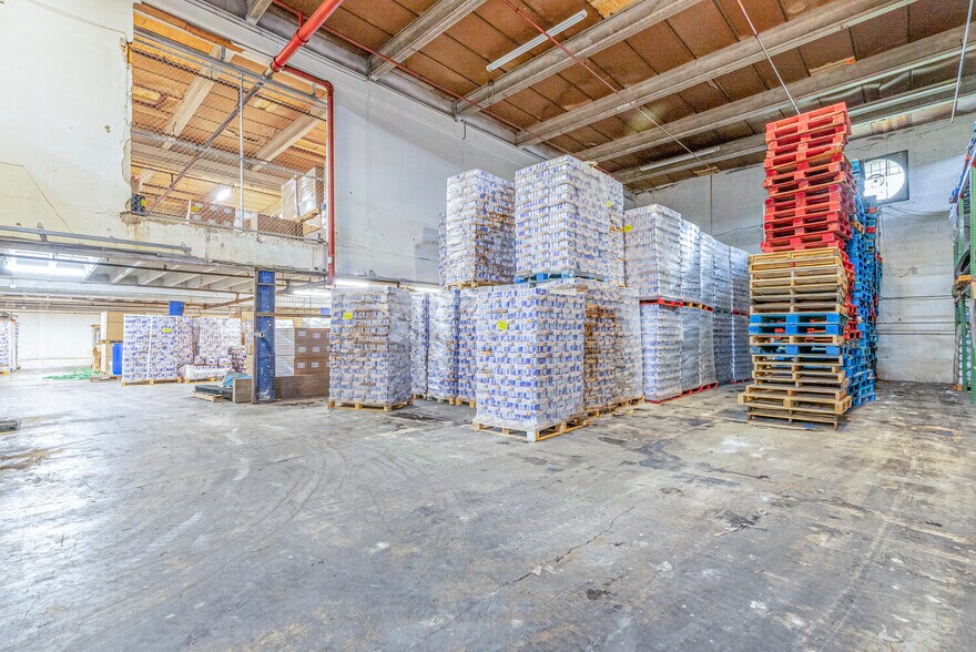 More Photos Of 7131 NW 26th Ave, Miami Warehouse For Sale