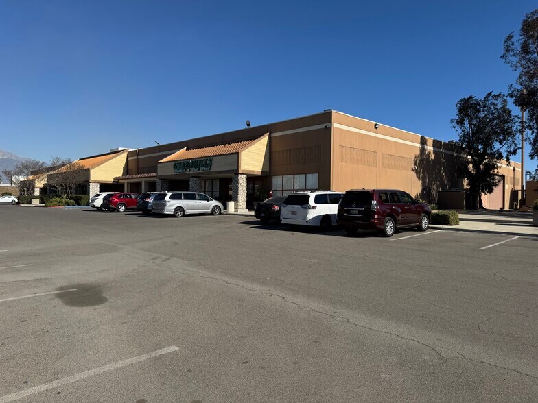 More Photos Of 2401-2455 S Vineyard Ave, Ontario Storefront For Lease