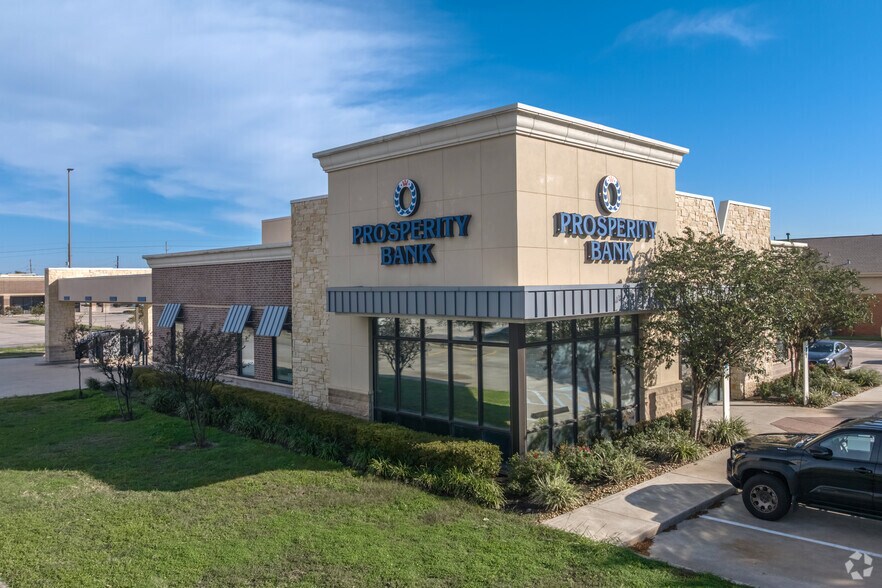 More Photos Of 6020-6062 Fm-2920, Spring Unknown For Lease